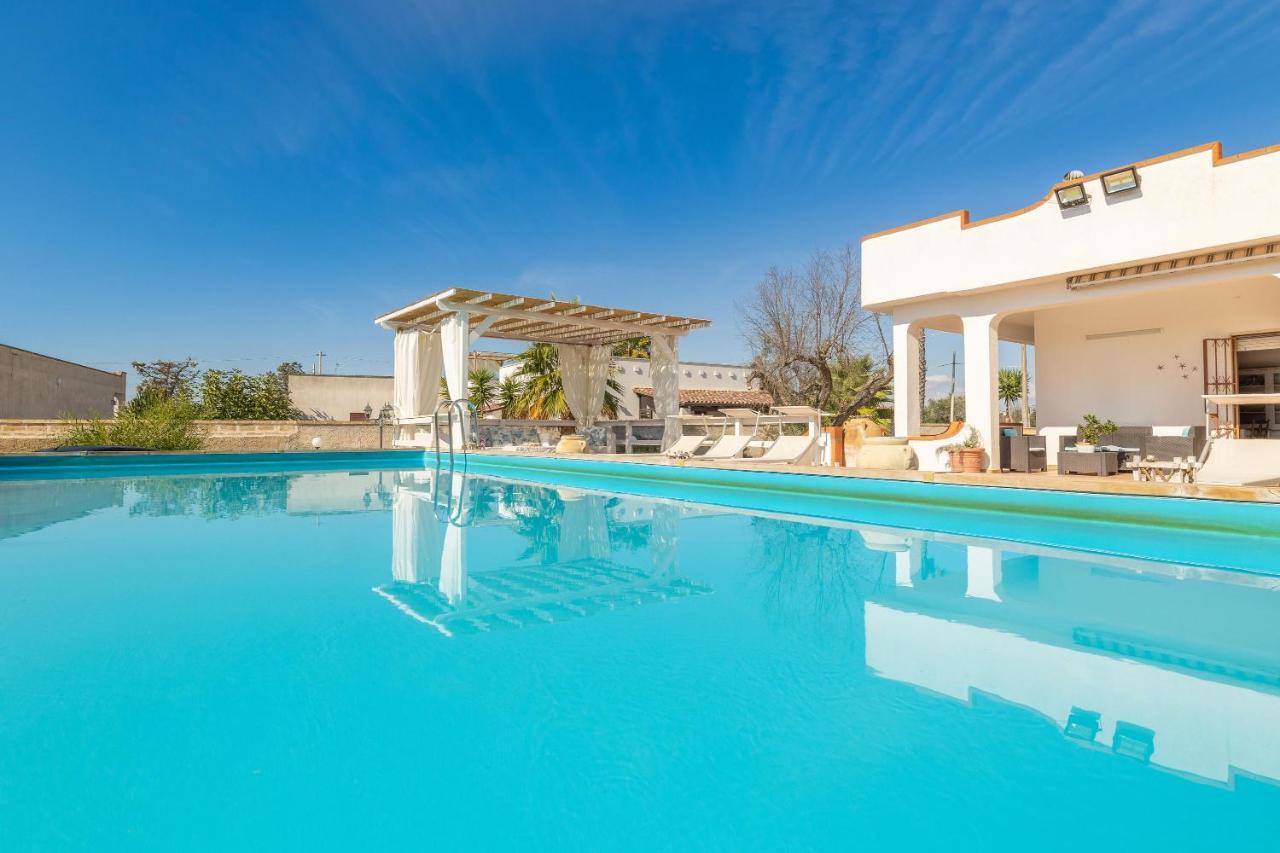מרינה די מנקוורסה Villa Ermelinda מראה חיצוני תמונה