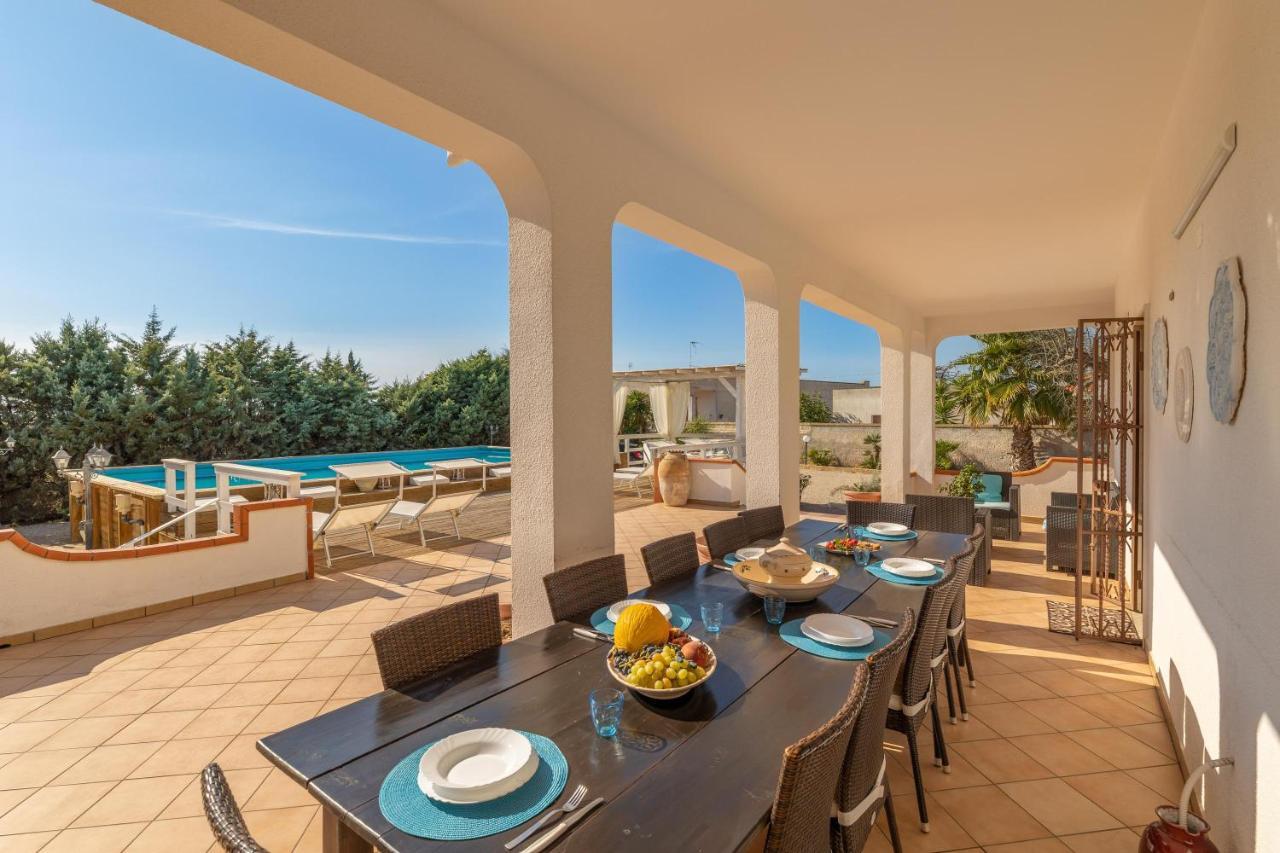 מרינה די מנקוורסה Villa Ermelinda מראה חיצוני תמונה