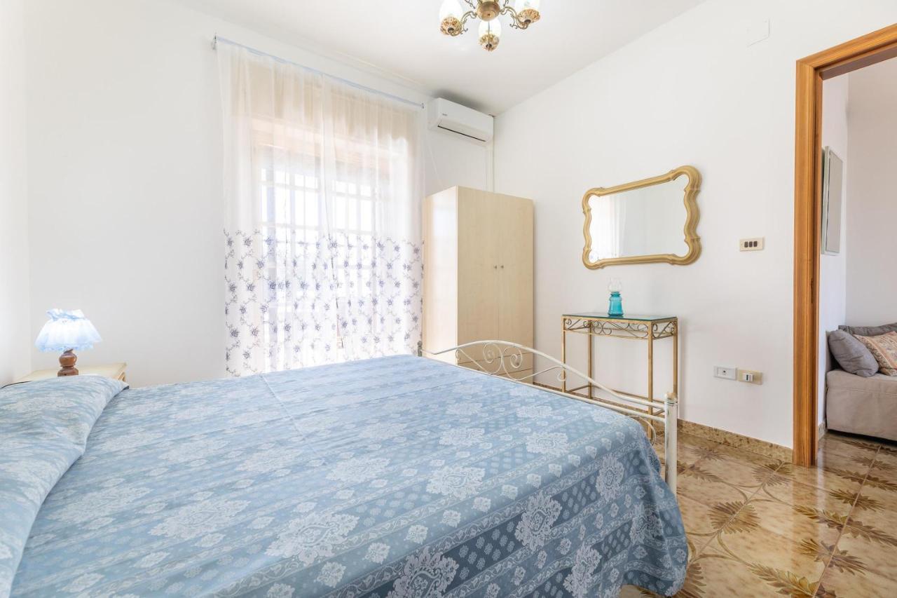 מרינה די מנקוורסה Villa Ermelinda מראה חיצוני תמונה