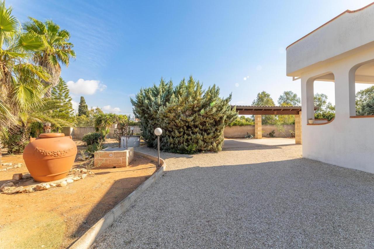 מרינה די מנקוורסה Villa Ermelinda מראה חיצוני תמונה