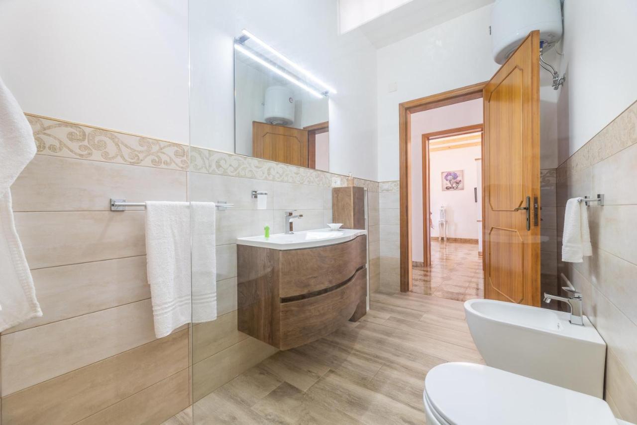 מרינה די מנקוורסה Villa Ermelinda מראה חיצוני תמונה